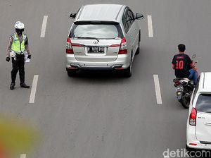 Razia Gabungan, Pemotor Nekat Terobos Petugas