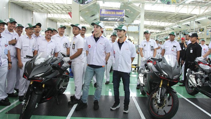 Marc Marquez dan Dani Pedrosa Kagum Lihat Pabrik Honda di RI