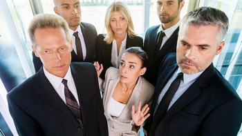 Penasihat Umum USD 207.800/tahun (sekitar Rp 3 miliar). Penasehat umum atau sering disebut Chief Legal Officer adalah pengacara dengan posisi tertinggi dalam perusahaan tersebut. Penasehat umum menentukan strategi hukum perusahaan, termasuk memilih litigasi apa yang akan dilanjutan, memutuskan perubahaan-perubahaan besar terhadap kontrak kerja, dan hal penting lainnya. Foto: Thinkstock