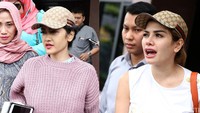Ia tampak menggunakan topi yang sama dengan yang dipakai oleh Nikita Mirzani. (Dok. detikHOT)