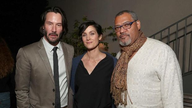 Reuni Trio 'The Matrix' di Premier 'John Wick: Chapter 2'