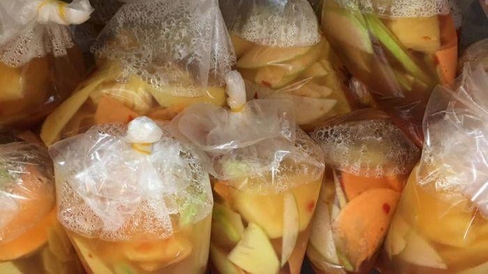 Nick, Bule Australia Jualan Asinan Bogor di Sydney