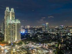 Kemilau Jakarta Kala Petang