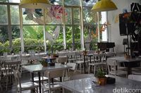 Eighty Nine: Puas Ngopi Sambil Mencicip Hamburg Steak di Kafe Cantik