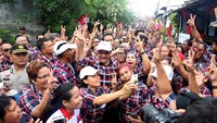 Warga berfoto bersama Djarot. Timses Ahok Djarot.