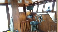 Di kapal traveler bisa foto di dek atau ruang kemudi. Siapkan kameramu ya (Bonauli/detikTravel)