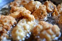 Yuk Bikin Ayam Goreng Tepung dengan Paduan Saus Keju yang Gurih
