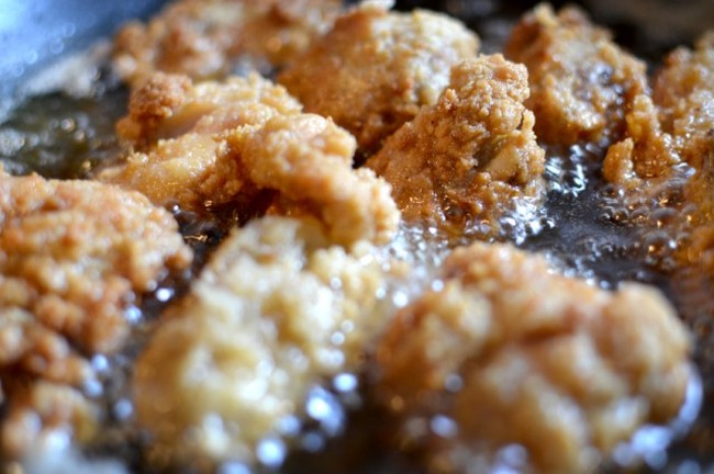 Tak Asal Direndam Minyak, Ini 9 Tips Penting Menggoreng Makanan (2) Tak Asal Direndam Minyak, Ini 9 Tips Penting Menggoreng Makanan (2)