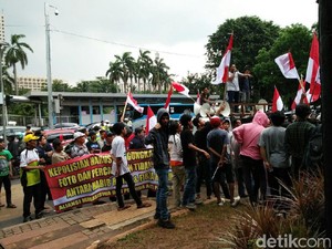 Demo baladacintarizieq di Polda Metro, 4 Orang Sempat Diamankan