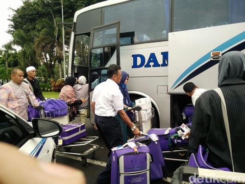 Kesibukan di Bandara Solo karena Limpahan Calon Penumpang dari Yogya