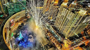 Mintalah ijin gedung, sebaiknya juga naik bersama EO yang khusus untuk cityscape di rooftop gedung. Foto: Purwati Puji Lestari