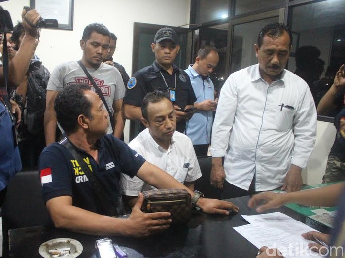 Penumpang di Bandara Juanda Kepergok Bawa 2 Poket Sabu