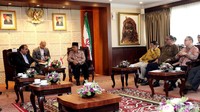 Mohammad Saleh mengatakan akan melakukan kunjungan balasan ke Parlemen Iran.