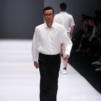 Koleksi IKYK for Korean Cultural mengusung tema Urban di Jakarta Fashion Week 2017. Senayan City. Jakarta. [Foto: Mohammad Abduh/Wolipop]