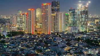 Karena pendeknya Blue Hour, persiapkan semua peralatan yang diperlukan dengan baik. Dan jangan terpaku di satu angle saja. Foto: Purwati Puji Lestari