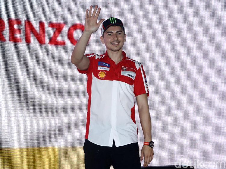 Berbaju Ducati, Jorge Lorenzo Sambangi Jakarta