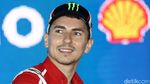 Berbaju Ducati, Jorge Lorenzo Sambangi Jakarta