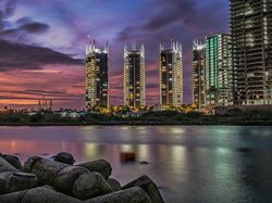 Kemilau Jakarta Kala Petang