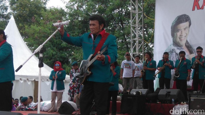 Buka Konser Bersama Anies Sandi Rhoma Irama Nyanyi Viva 