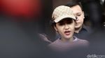Datangi Polres, Jupe Gunakan Topi yang Sama dengan Nikita Mirzani