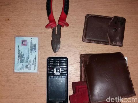 Barang bukti yang disita polisi dari tersangka