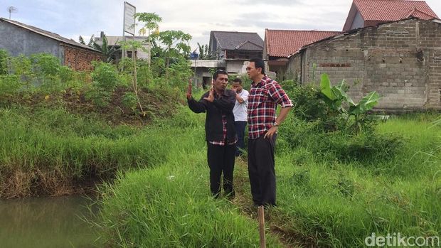 Ahok blusukan di Cipayung / 