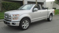 Newport Convertible Engineering yang berbasis di California memotong atap pikap kabin ganda Ford F-150 dan membuatnya menjadi convertible.
