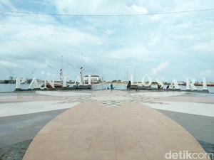 Ada Apa di Pantai Losari?