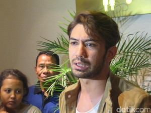Jadi Peran Pendukung Lagi, Reza Rahadian Tak Masalah