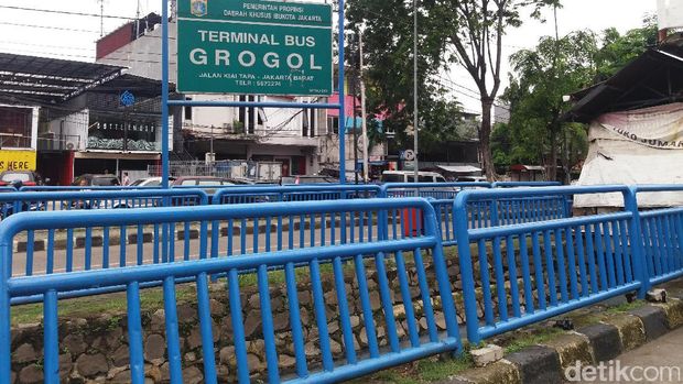 Penumpang Protes Bus Antar Provinsi Tidak Masuk Terminal Grogol