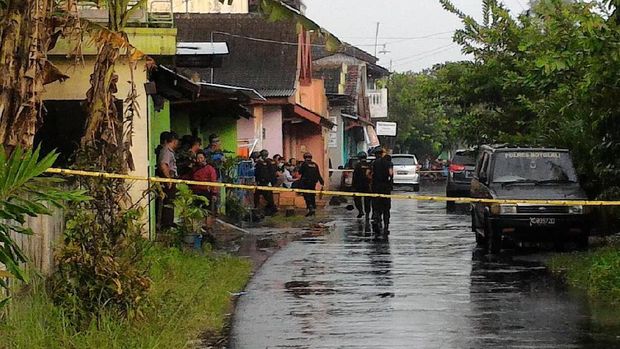 Dua terduga teroris yang berperan sebagai tim logistik itu ditangkap Kamis kemarin.