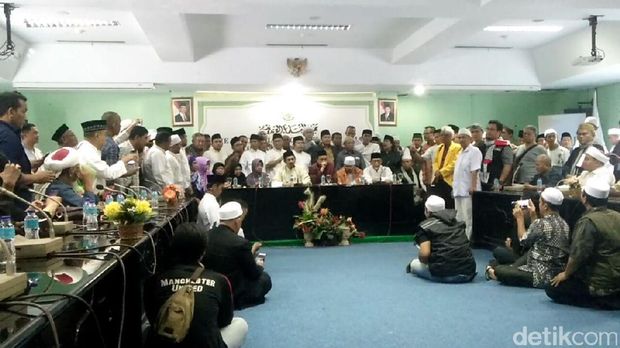  Rombongan GNPF dan AMJU Datangi MUI Beri Dukungan untuk Kiai Ma'ruf