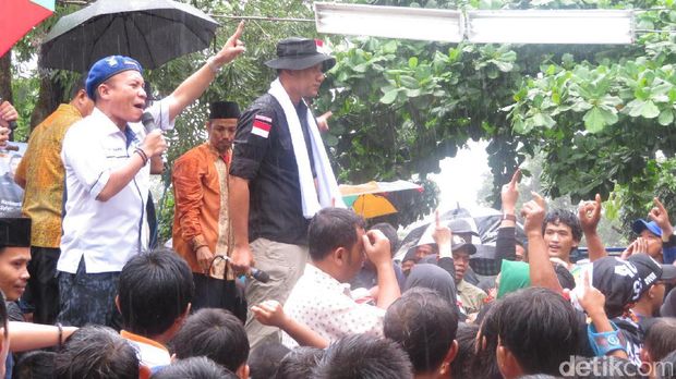 Agus Yudhoyono gerilya di Cidodol / 