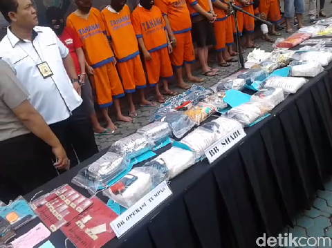 Polisi Bongkar Sindikat Narkoba yang Dikendalikan dari Lapas di Depok