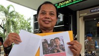Salah satu berita hoax adalah KPU DKI  dituduh mendukung salah satu calon geburnur DKI yaitu Ahok.