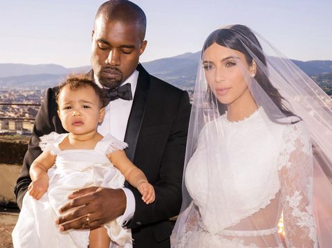 Kim Kardashian Dapat Bunga Dari Kanye yang Disebut Mirip Kembang Kol
