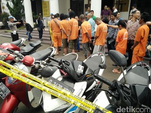 Polisi Jaring 19 Pencuri Sepeda Motor di Bandung