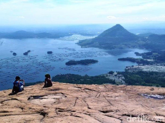 Gunung Lembu di Purwakarta
