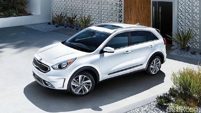 Kia Siapkan SUV Kecil dari Basis Mobil Rio