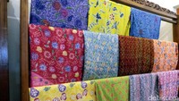 Foto: Kain batik khas Riau ini memiliki motif-motif yang menarik. Selain itu, di balik motif-motif cantik ini terkandung filosofi hidup yang patut untuk diresapi (Wahyu/detikTravel)
