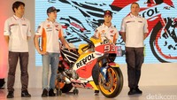 Honda meraih gelar juara ganda di musim 2016 lalu. Pabrikan asal Jepang itu mengantar Marquez merebut titel juara dunia, dan dilengkapi dengan sukses merebut titel juara konstruktor.