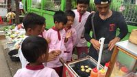 Ini 4 Alasan Anak Suka Jajan Di Sekolah