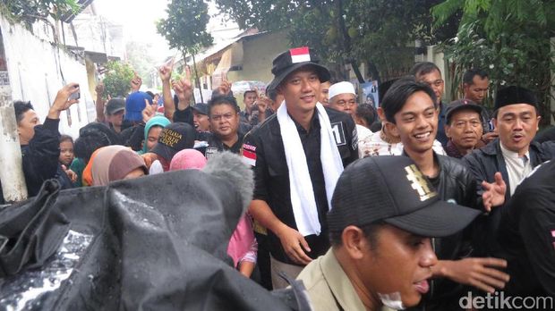 Agus Yudhoyono gerilya di Cidodol / 