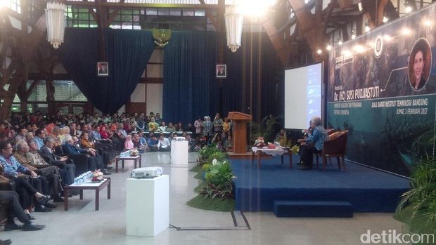 Menteri Kelautan dan Perikanan Susi Pudjiastuti di ITB