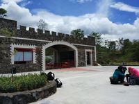 Sengkarut Kastel Megah di Kawasan Rawan Bencana Lereng Merapi