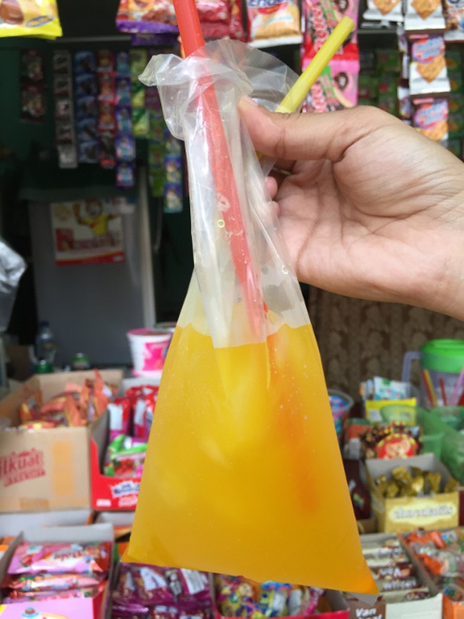 Ini 4 Alasan Anak Suka Jajan di Sekolah