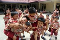Anak Sering Jajan Tak Sehat? Ini Saran Ahli Gizi