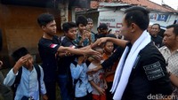 AHY menyapa warga di kawasan Cidodol, Kebayoran Lama.