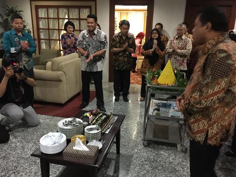 Patrialis Akbar dan Tangis Ketua MK di Ulang Tahun ke-61