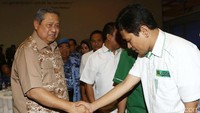 Para anggota DPRD itu berasal dari 4 partai politik pendukung Agus-Sylvi.